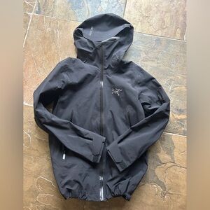 Women’s Medium Black Arc’teryx Sentinel Jacket Shell. Used no damage.